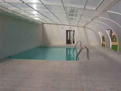 Gemelos 22 מלון 2*